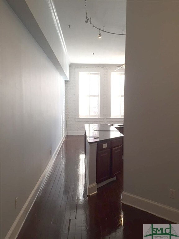 Foto del edificio - 321 W Broughton St