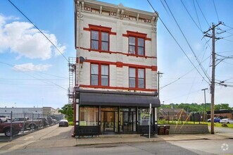 Building Photo - 3032 Colerain Ave
