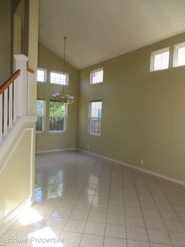 Building Photo - 4 br, 2.5 bath House - 1810 Lancashire Drive
