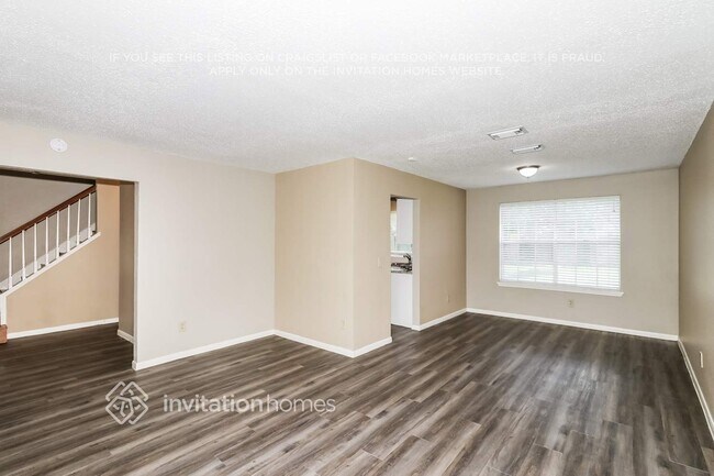 Foto del edificio - 16011 Sweetwater Creek Dr