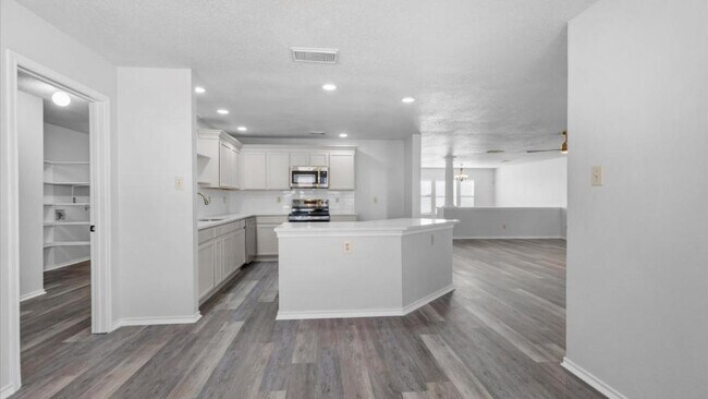 Building Photo - 1021 Bridgemont Pl