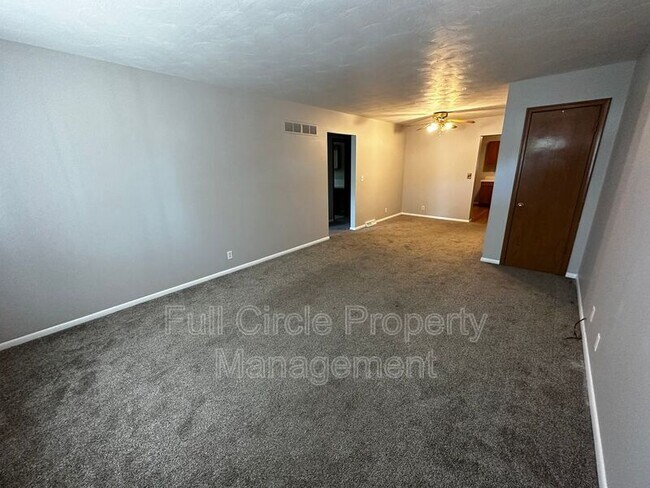 Foto del edificio - 9816 Linden Ave