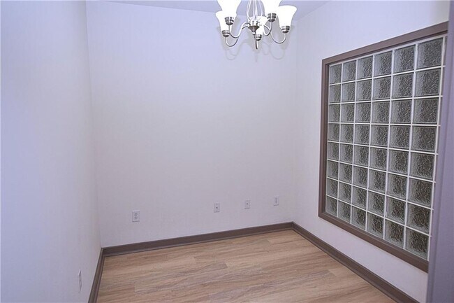 Foto del edificio - 390 17th St NW