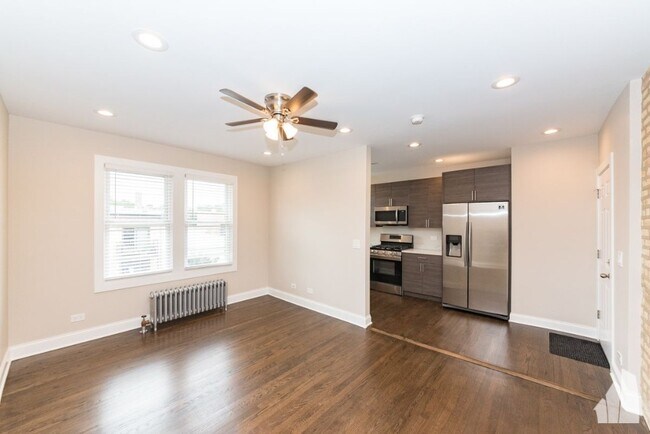Foto del edificio - 1436 W Farragut Ave