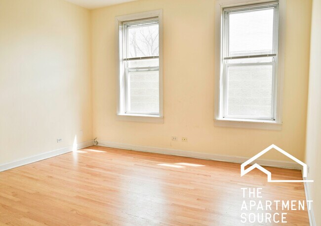 Foto del edificio - 2318 N Southport Ave