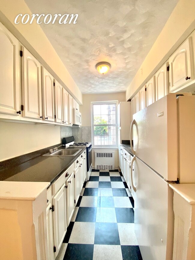 Building Photo - 7019 Shore Rd