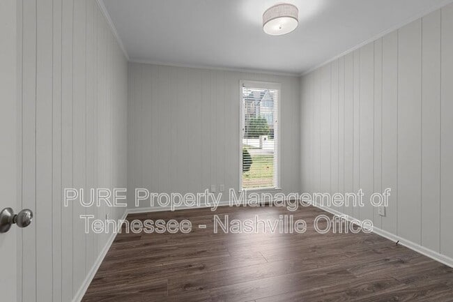 Building Photo - 1001 Glendale Ln