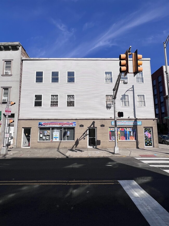 Building Photo - 427-429-429 M.L.K. Drive