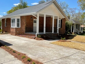 Building Photo - 5 Locust St NE