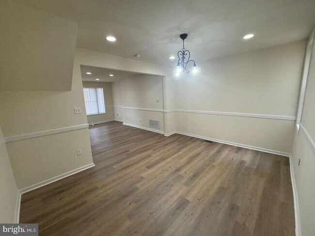 Foto del edificio - 5835 Catharine St