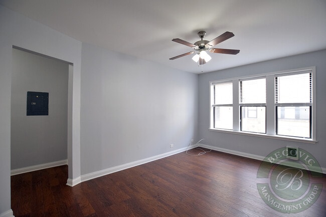 Building Photo - 3635 W Dickens