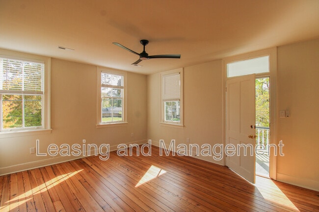 Photo - 419 Whilden St Apartment