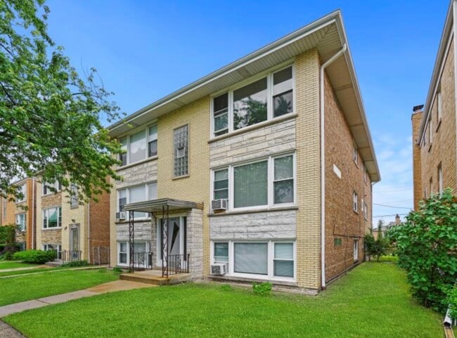 Building Photo - 7651 W Addison St