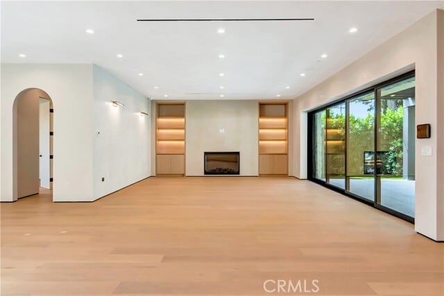 Foto del edificio - 5149 Beeman Ave