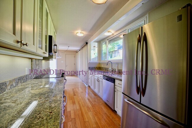 Foto del edificio - "Luxurious 4-Bedroom Lucas Valley home wit...