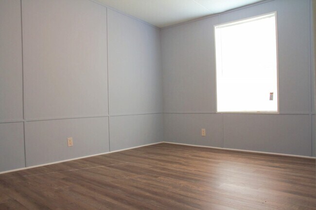 Foto del edificio - 23008 Glenwood Blvd