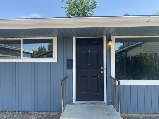 Foto del edificio - 2 br, 1 bath Triplex - 515 East Carlisle A...