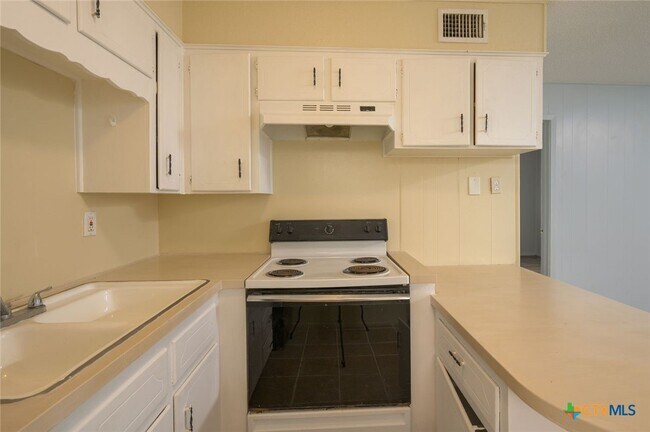 Foto del edificio - 1015 Hall Ave