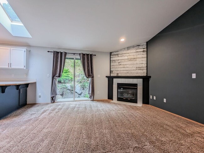 Building Photo - Move in ready 3 bed 2 bath rambler w/ air ...