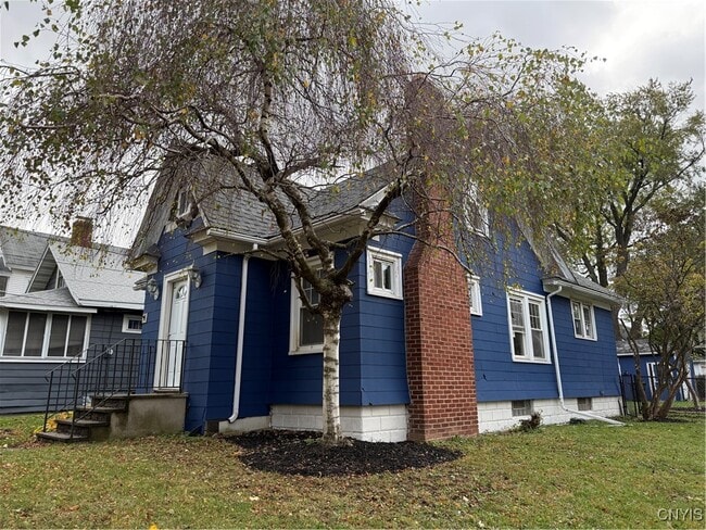 Building Photo - 1200 N Glencove Rd