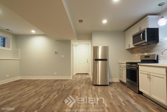 Foto del edificio - 2 br, 2 bath  - 3855 N SPAULDING Apt G Unit G