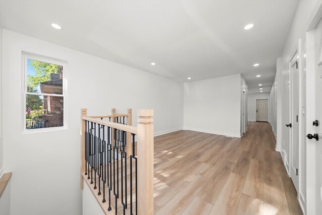 Building Photo - 7150 S Talman Ave