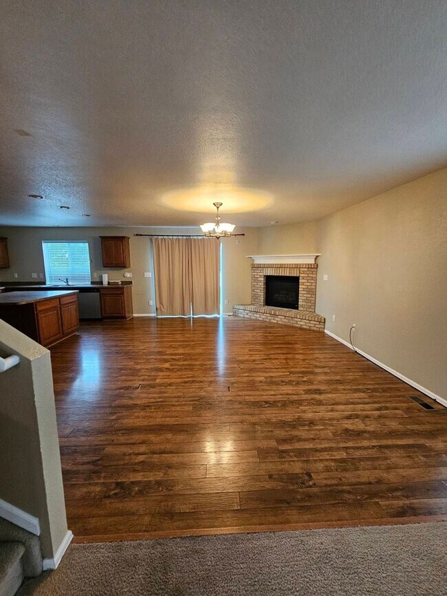 Building Photo - 3 Bedroom Home located in Fountain on Camp...