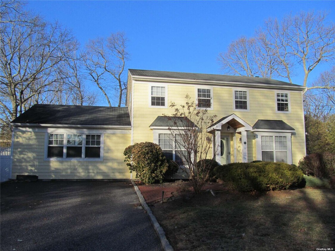 Foto principal - 216 St James Ave N