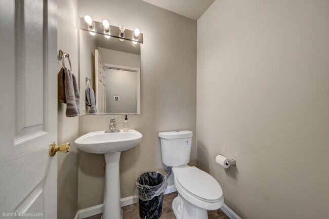 Foto del edificio - 931 N Goldenrod Ct