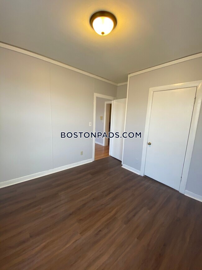 Foto del edificio - 655 Western Ave