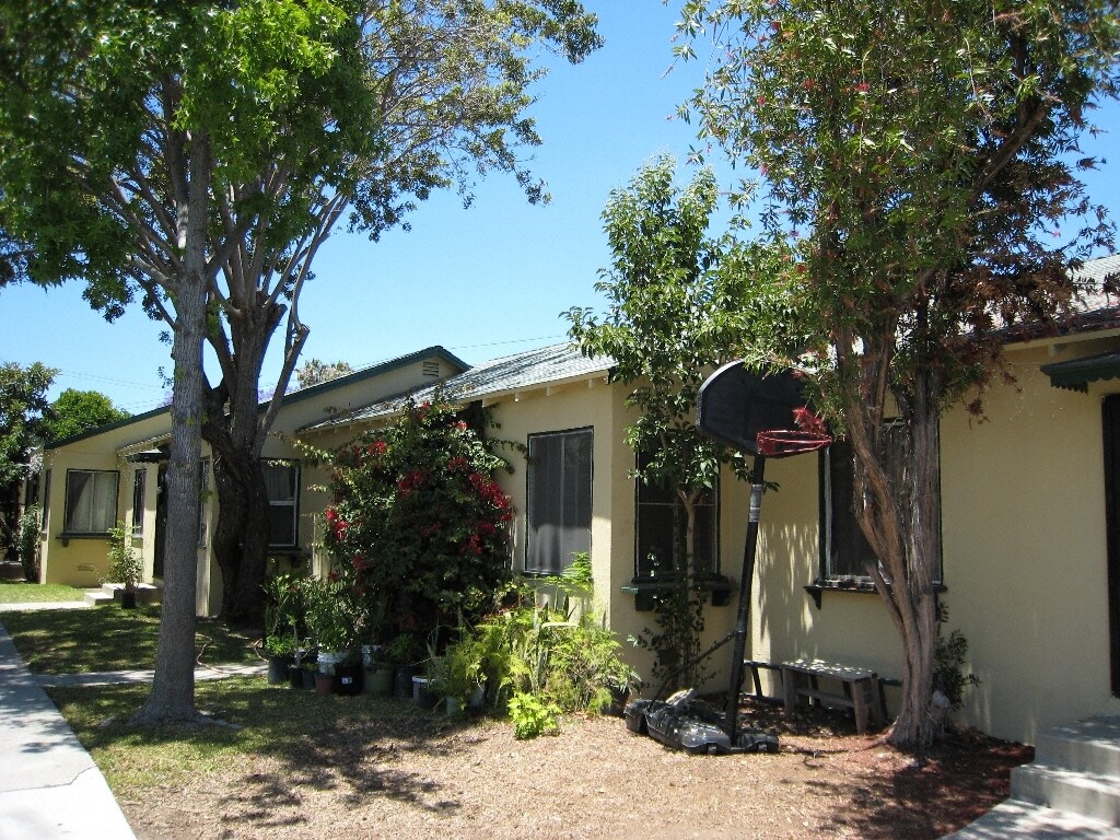 Foto del edificio - 409-415 S Wilmington Ave