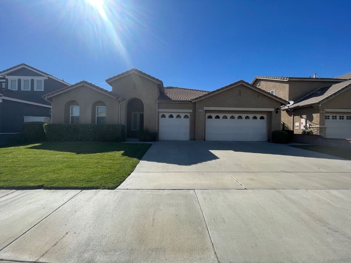 Primary Photo - 4 Bedroom 3 Bathroom Home in Eastvale sing...