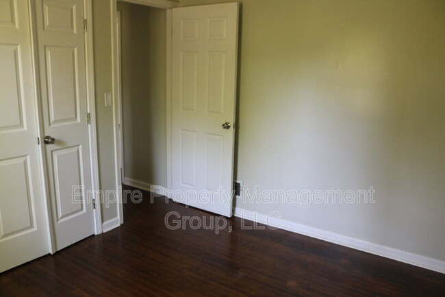 Building Photo - 3624 Live Oak St