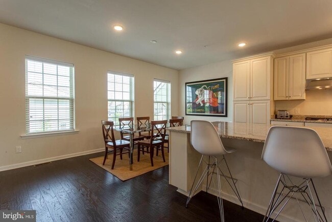 Foto del edificio - 121 Locks Farm Ln