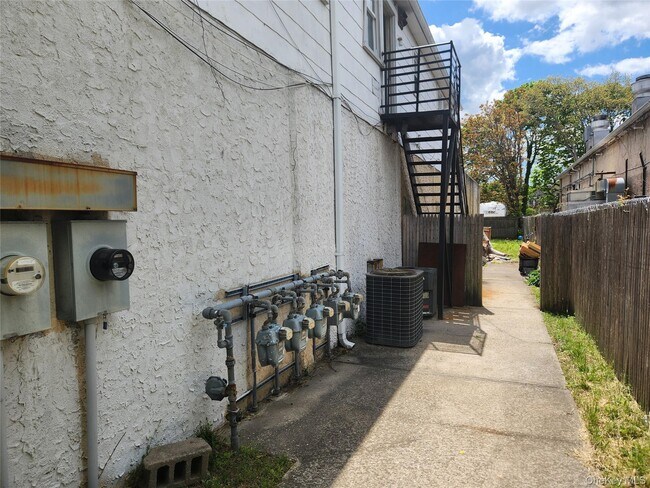 Foto del edificio - 776 Montauk Hwy