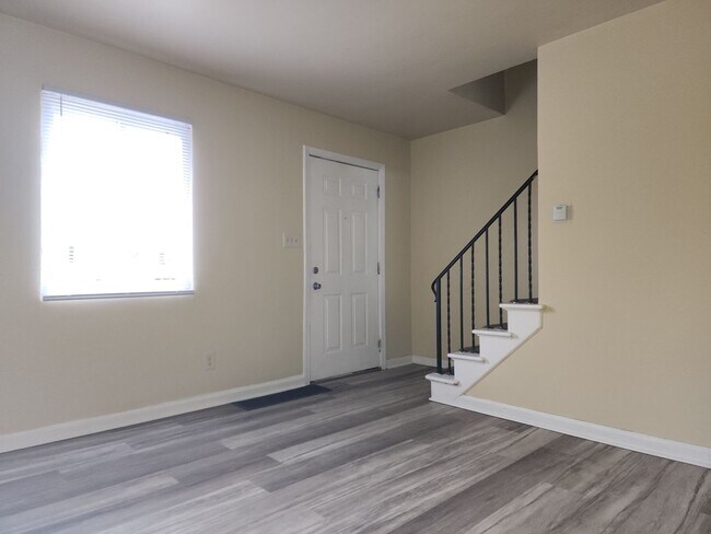 Foto del edificio - 964 S Harris Ave