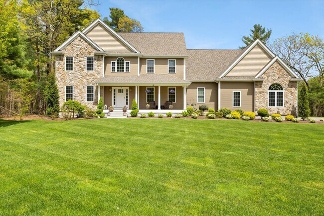 Building Photo - 13 Fuller Dr