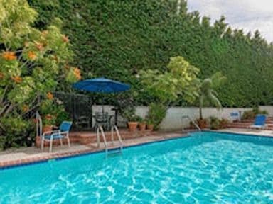 pool and spa area - 10650 Kinnard Ave