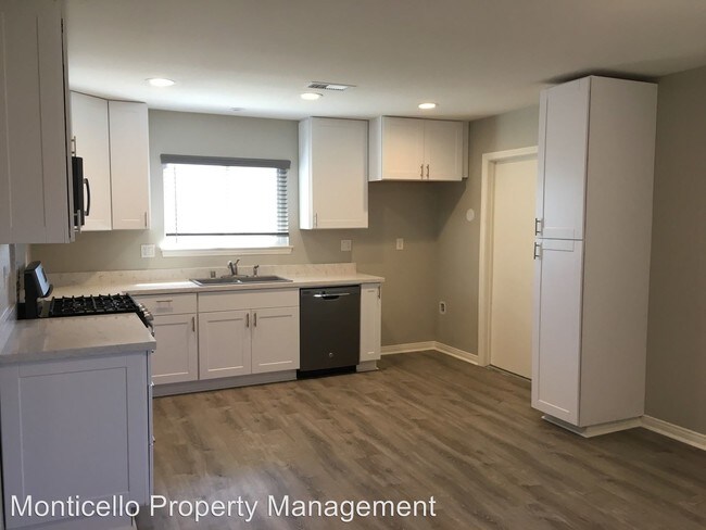 Foto del edificio - 3 br, 2 bath House - 10421 Dakota Avenue