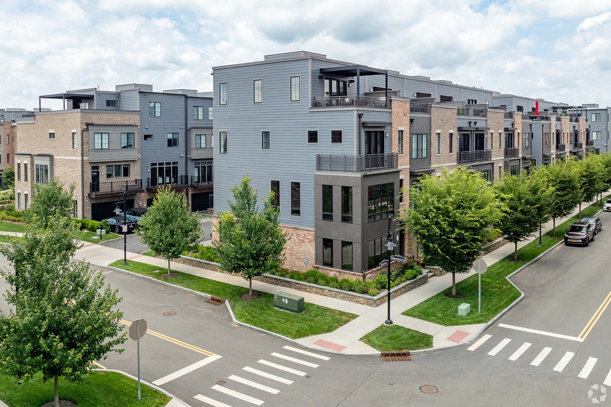 Brownstones & Lofts at Edge-on-Hudson