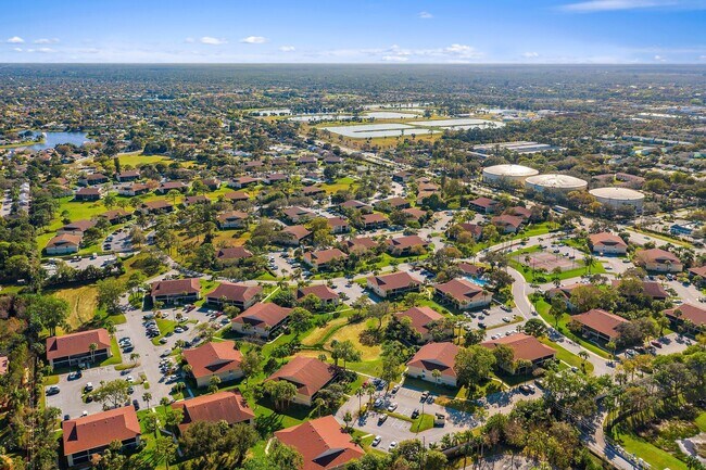 Foto del edificio - 6540 Chasewood Dr