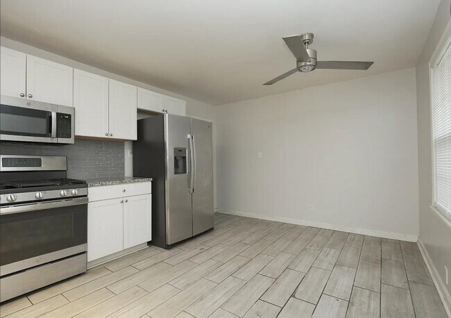 Foto del edificio - 4033 Fieldcrest Rd