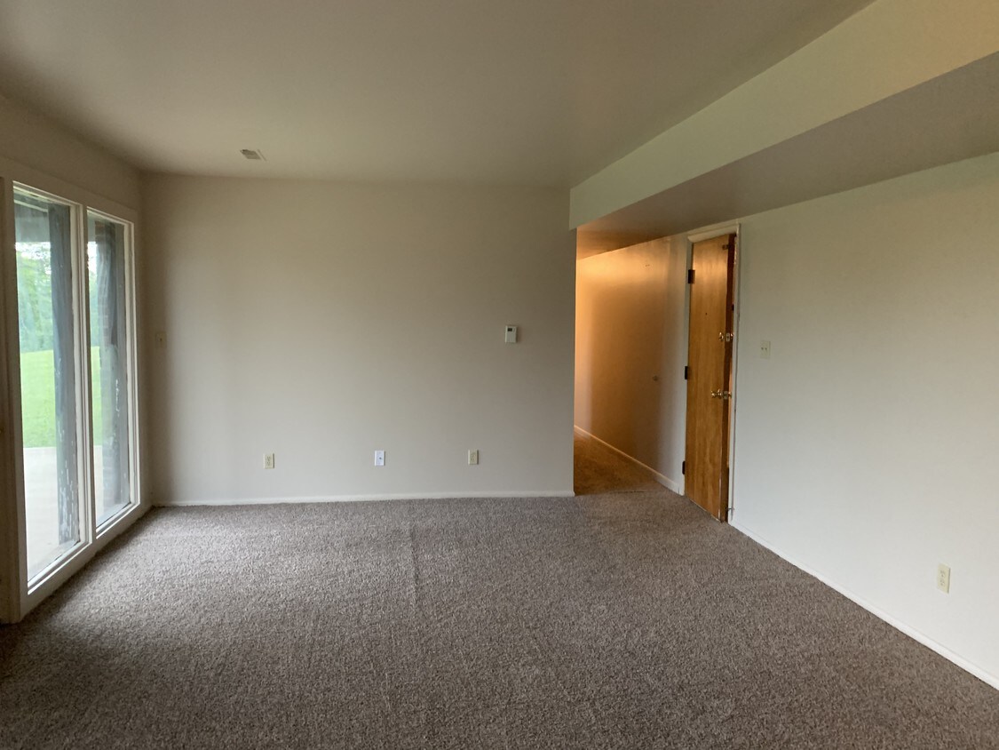 Primary Photo - 240 Hillcrest Dr