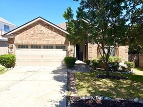 Building Photo - 807 Windhurst