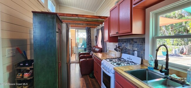 Building Photo - 232 Flamingo Dr