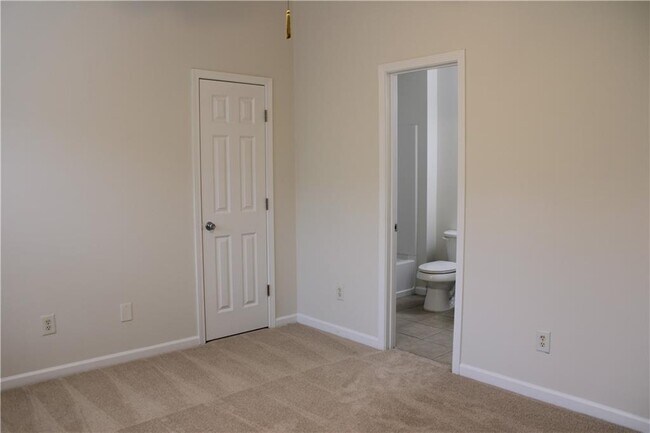 Building Photo - 2059 Liberty Ct NW