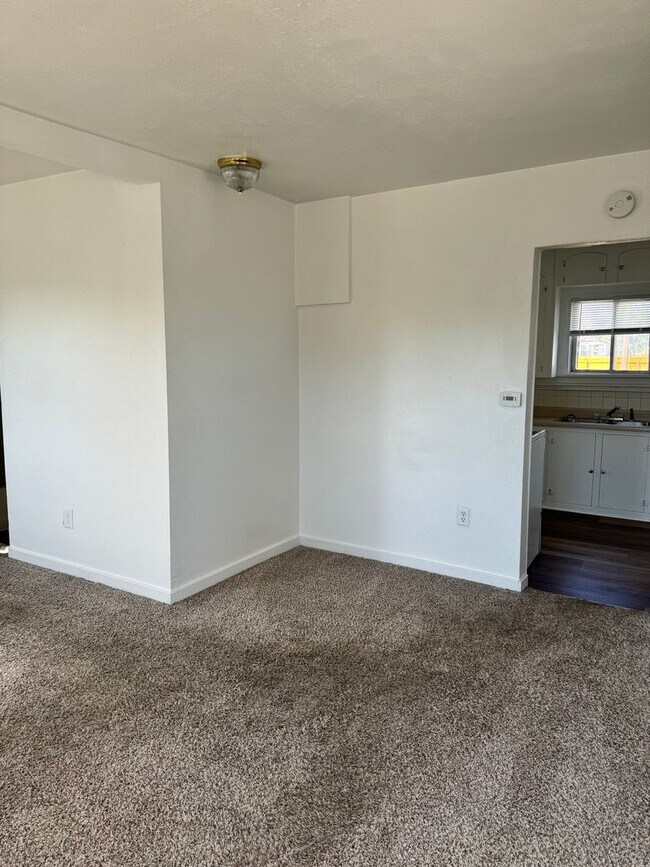 Foto del edificio - 2114 E 11th St