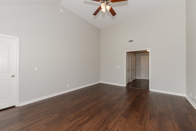 Building Photo - 3220 Willingham Run
