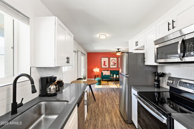 Foto del edificio - 4625 N 73rd St