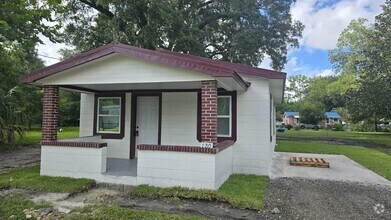 Building Photo - 120 Mccallman Rd